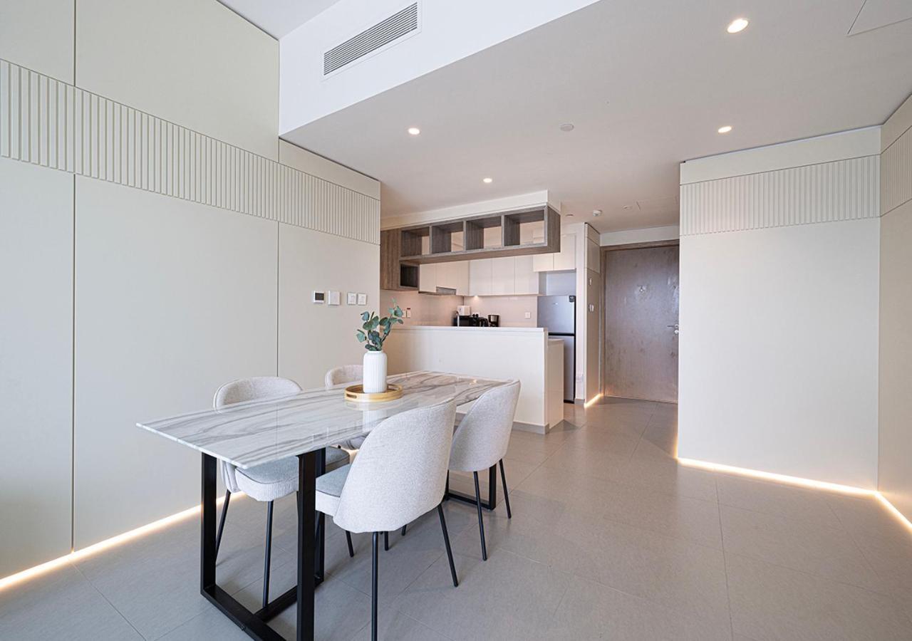 Full Burj Khalifa View - Opposite Mall Access - 8 Min Walk To Mall & Fountain - Luxury 2br Apartment *