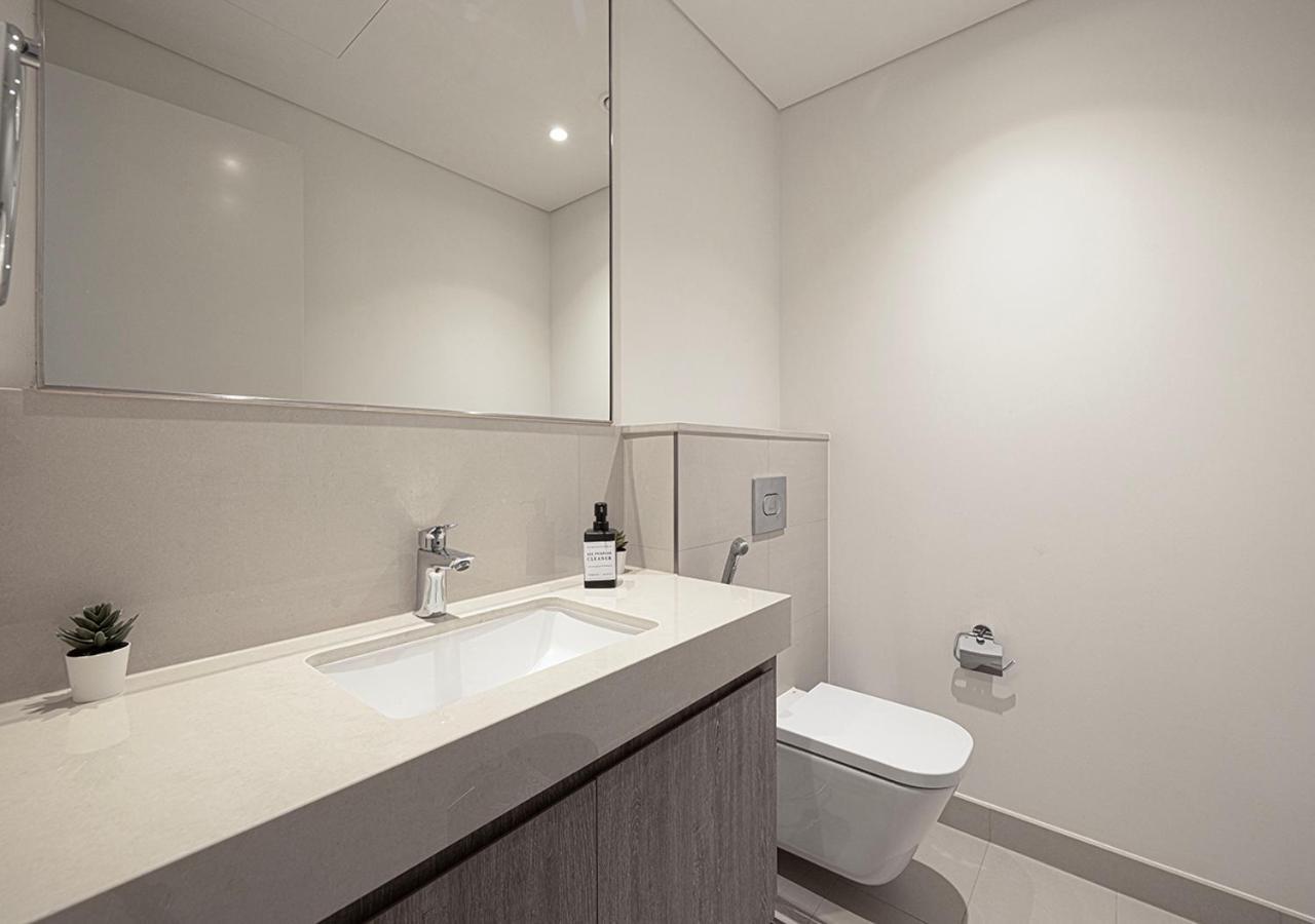 Full Burj Khalifa View - Opposite Mall Access - 8 Min Walk To Mall & Fountain - Luxury 2br Apartment Dubai