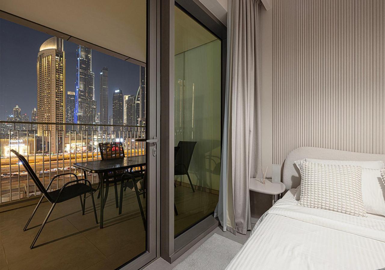 Full Burj Khalifa View - Opposite Mall Access - 8 Min Walk To Mall & Fountain - Luxury 2br Apartment