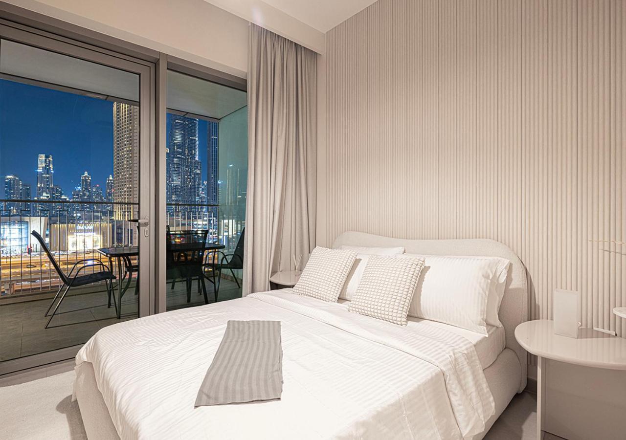 Full Burj Khalifa View - Opposite Mall Access - 8 Min Walk To Mall & Fountain - Luxury 2br Apartment Dubai