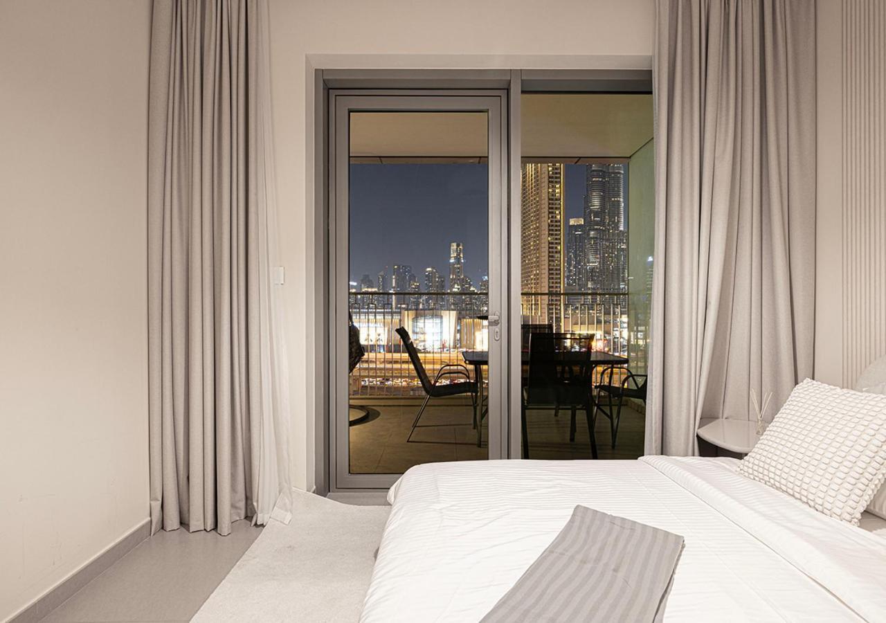 Full Burj Khalifa View - Opposite Mall Access - 8 Min Walk To Mall & Fountain - Luxury 2br *