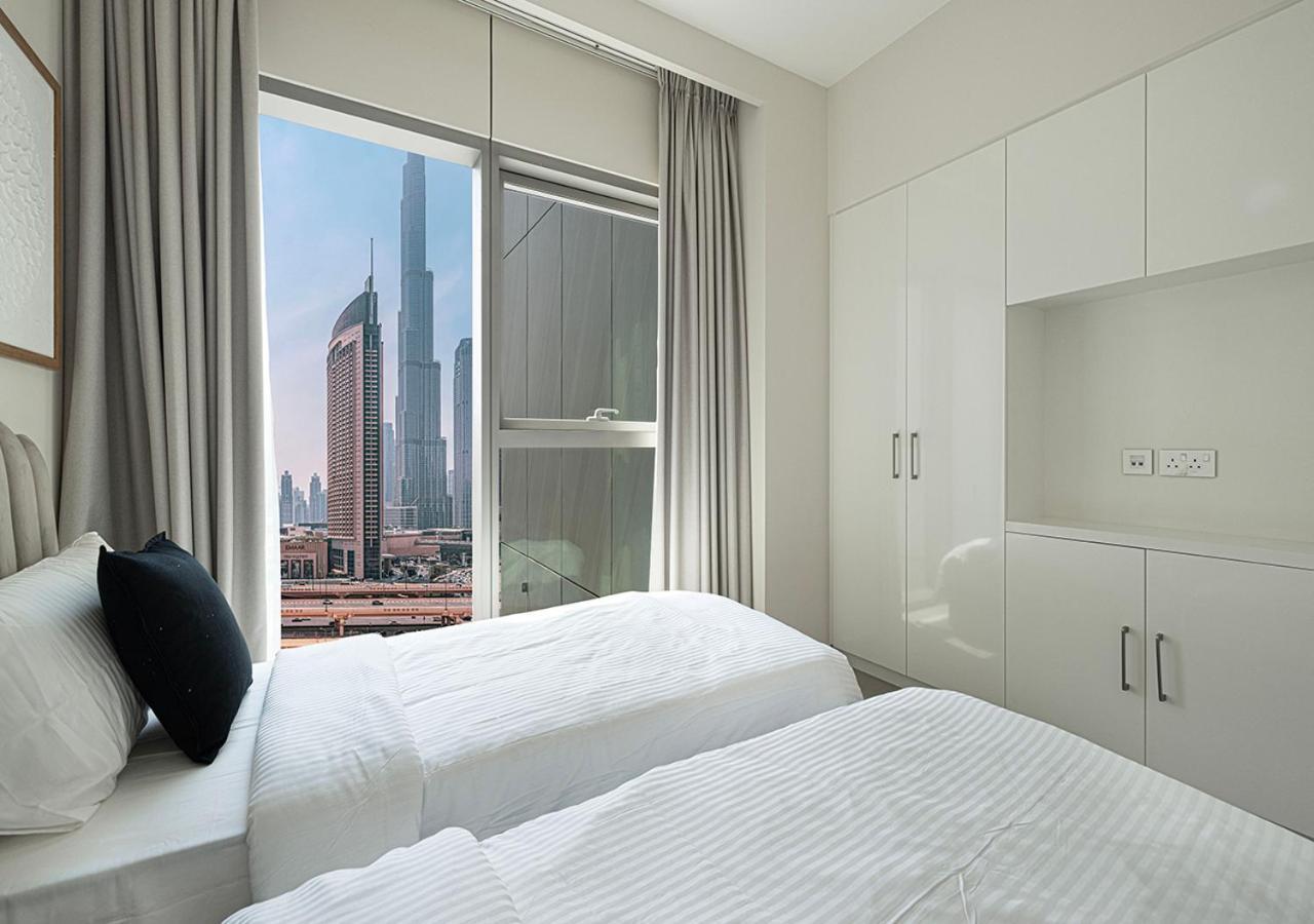 Full Burj Khalifa View - Opposite Mall Access - 8 Min Walk To Mall & Fountain - Luxury 2br *