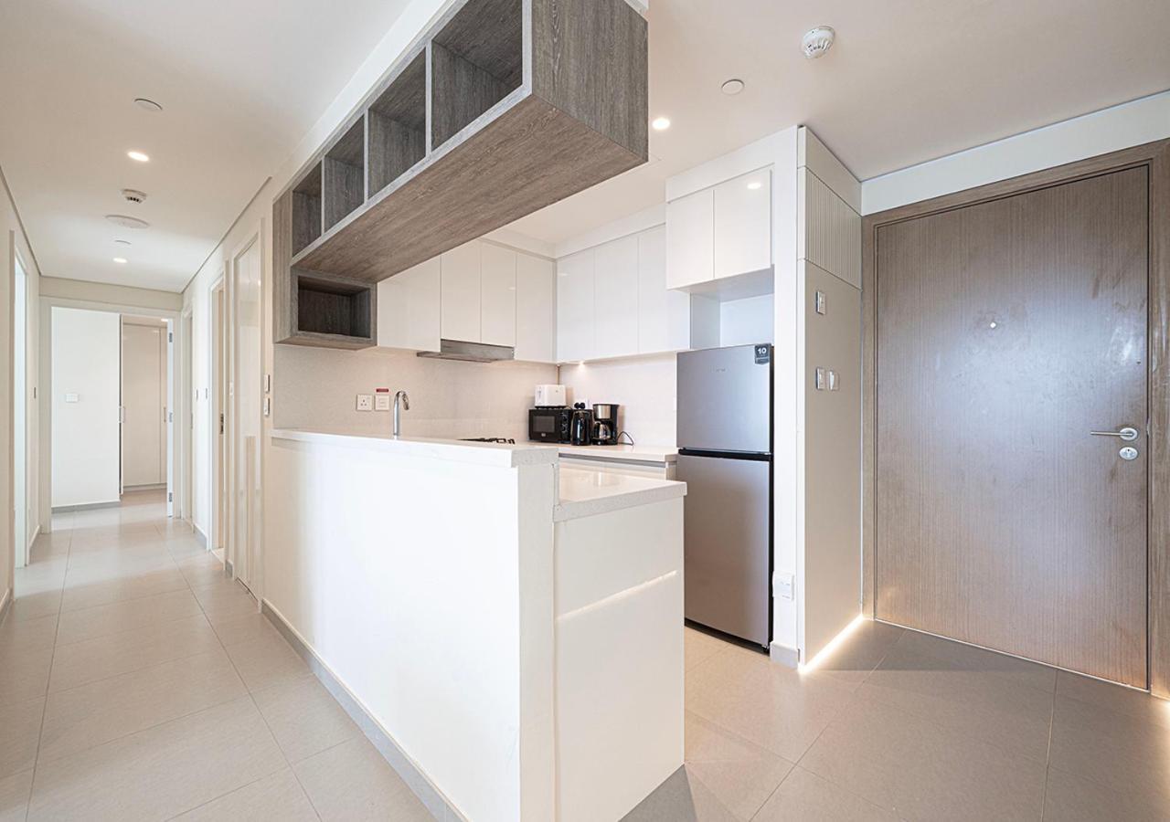 Full Burj Khalifa View - Opposite Mall Access - 8 Min Walk To Mall & Fountain - Luxury 2br Apartment *