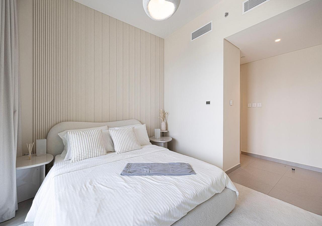Full Burj Khalifa View - Opposite Mall Access - 8 Min Walk To Mall & Fountain - Luxury 2br Apartment *