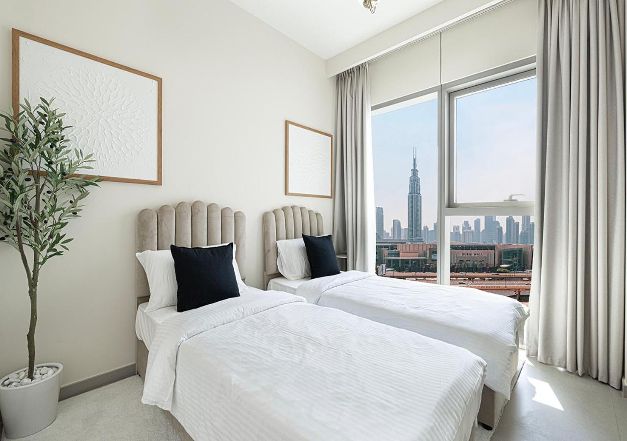 Full Burj Khalifa View - Opposite Mall Access - 8 Min Walk To Mall & Fountain - Luxury 2br * Dubai