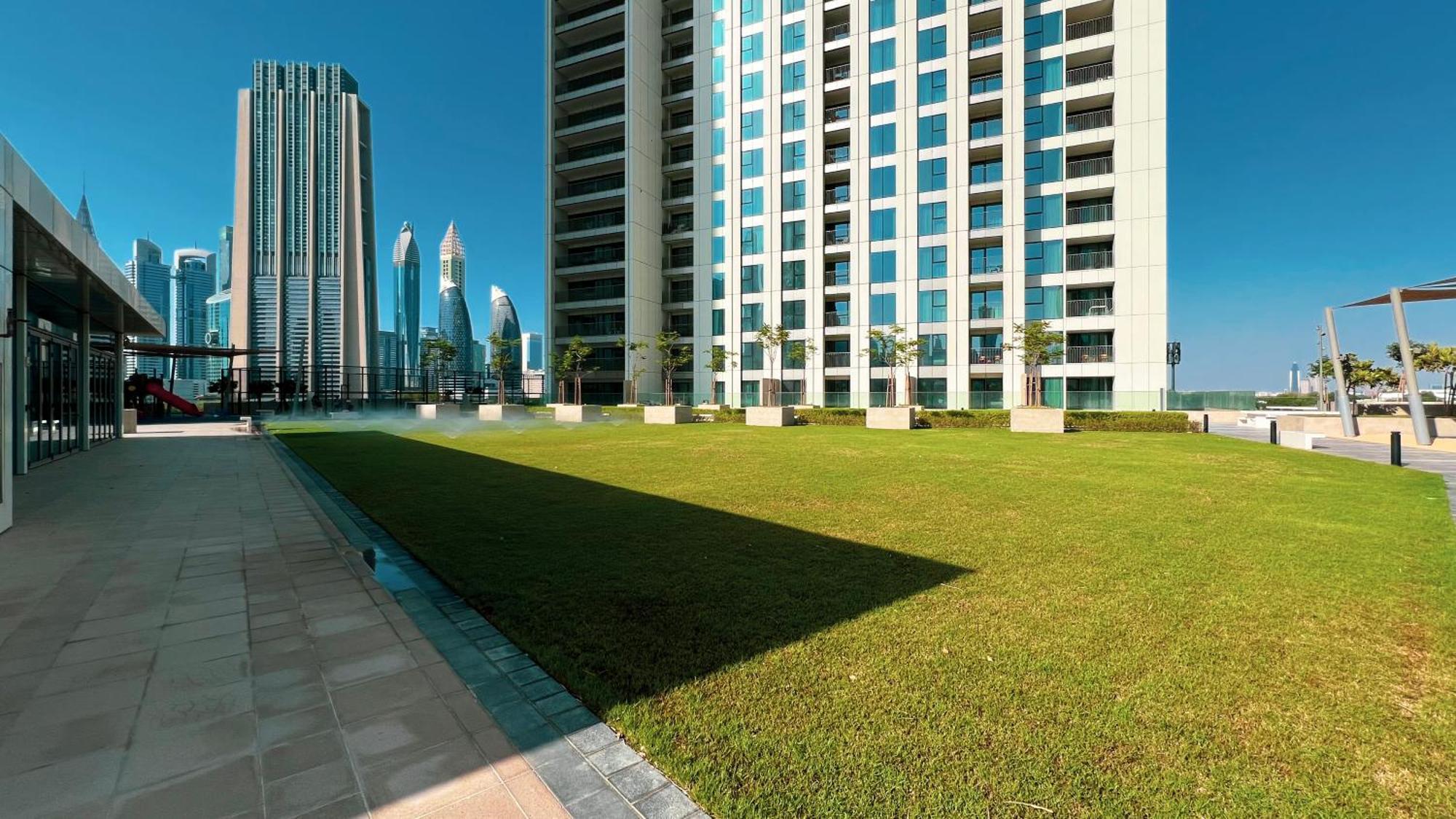 Full Burj Khalifa View - Opposite Mall Access - 8 Min Walk To Mall & Fountain - Luxury 2br Dubai