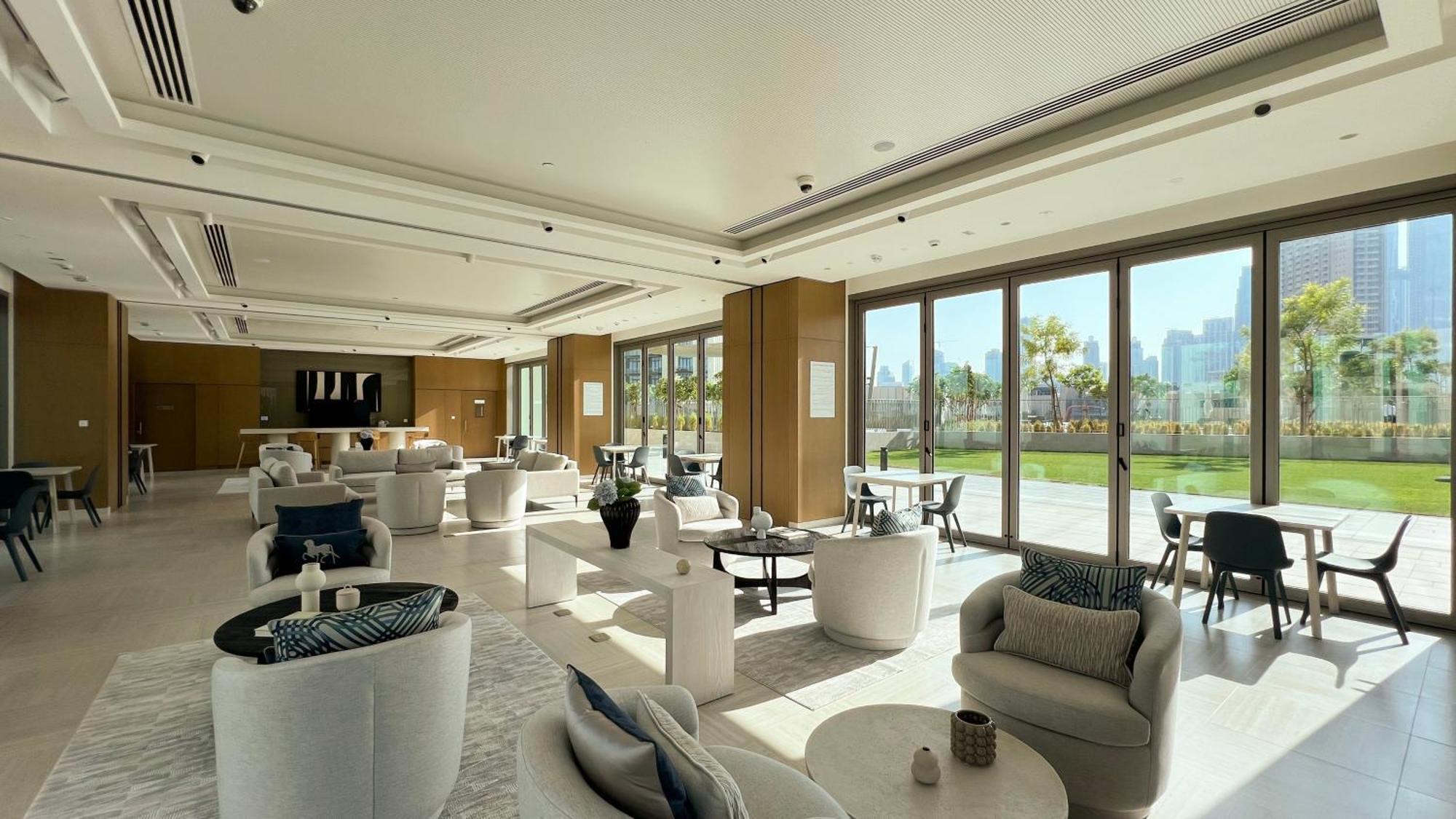 Full Burj Khalifa View - Opposite Mall Access - 8 Min Walk To Mall & Fountain - Luxury 2br Apartment Dubai