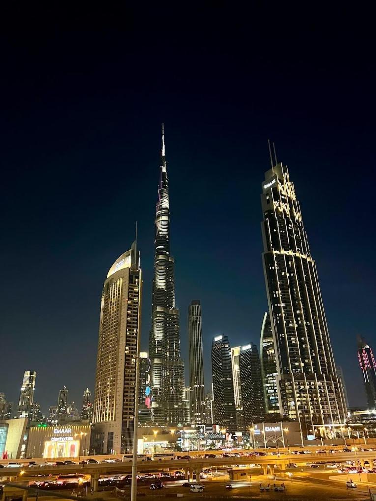 Full Burj Khalifa View - Opposite Mall Access - 8 Min Walk To Mall & Fountain - Luxury 2br Apartment *