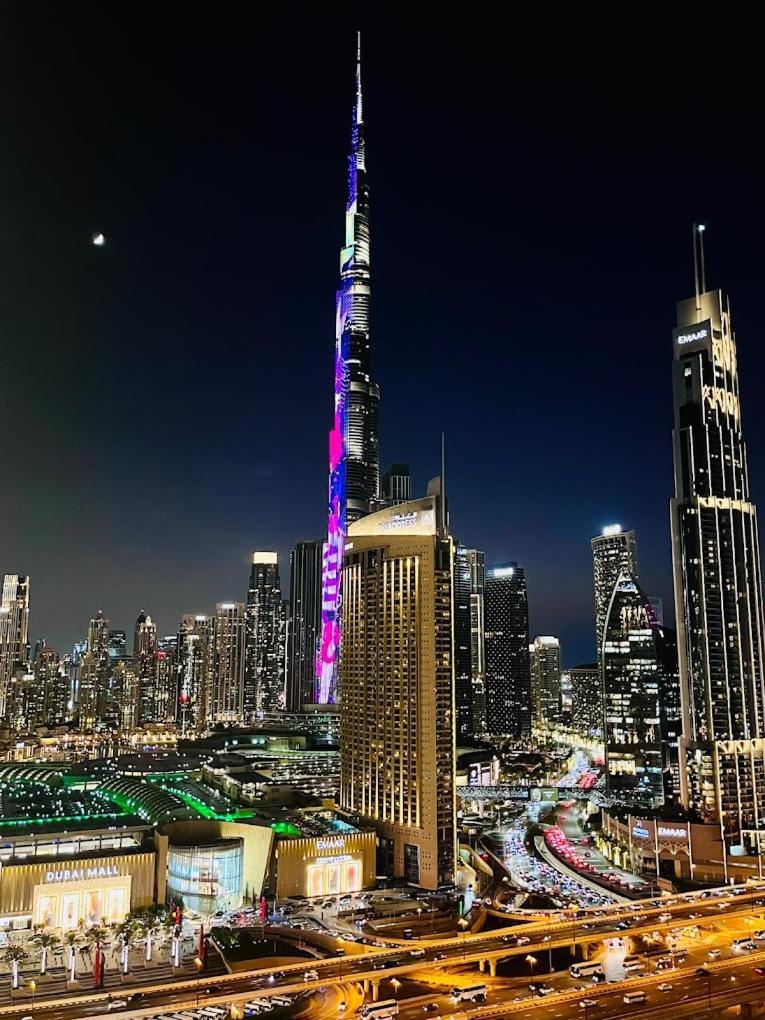 Apartment Full Burj Khalifa View - Opposite Mall Access - 8 Min Walk To Mall & Fountain - Luxury 2br *